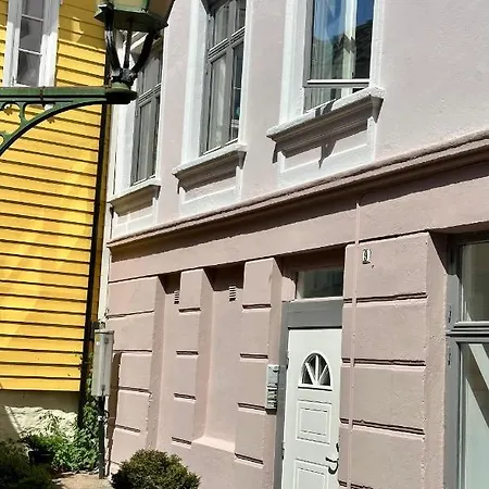 Knosesmauet * Bergen